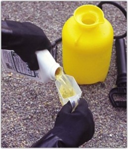 handlingchemicals 258x300 Outdoor Maintenance Professional Course Part 2